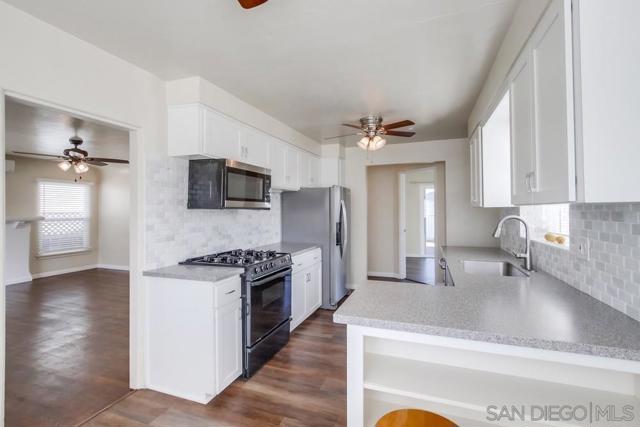 6926 28 Amherst St, San Diego CA: https://media.crmls.org/mediaz/80e82c61-561b-49c6-9f81-182d25d9e557.jpg