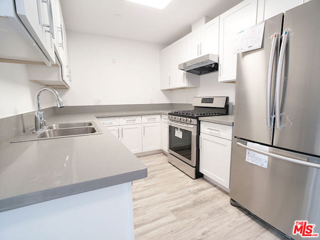1229 S Kingsley Drive, Los Angeles CA: https://media.crmls.org/mediaz/80e874f9-c087-4ae1-9e12-be4087e438ba.jpg