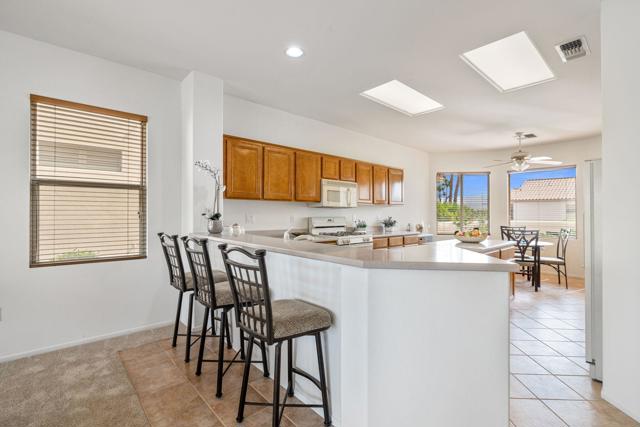 38995 Brandywine Avenue, Palm Desert CA: https://media.crmls.org/mediaz/80e88dd5-c7fc-483b-93e6-96ab2fd9b656.jpg
