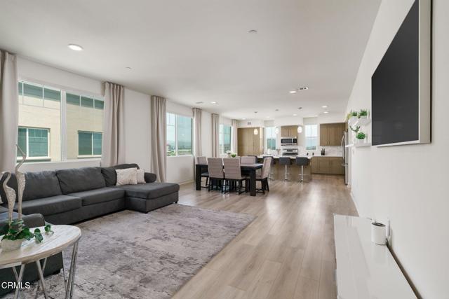 Detail Gallery Image 8 of 31 For 2850 Wagon Wheel Rd #402,  Oxnard,  CA 93036 - 3 Beds | 2/1 Baths
