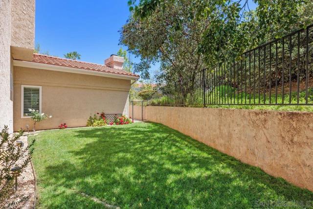 16274 COUNTRY DAY ROAD, Poway CA: https://media.crmls.org/mediaz/80e8ba11-9300-4aa0-934d-6d615a04f72f.jpg