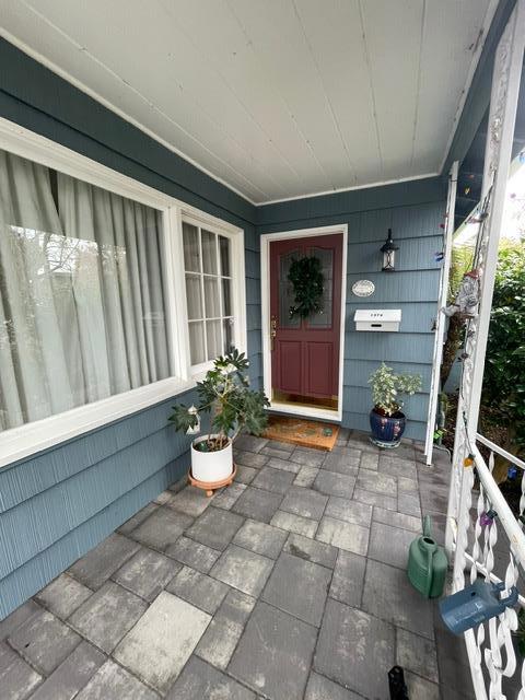 1379 Vista Grande, Millbrae CA: https://media.crmls.org/mediaz/80e9ecfb-a0ab-4bb5-9106-a941fa22feed.jpg