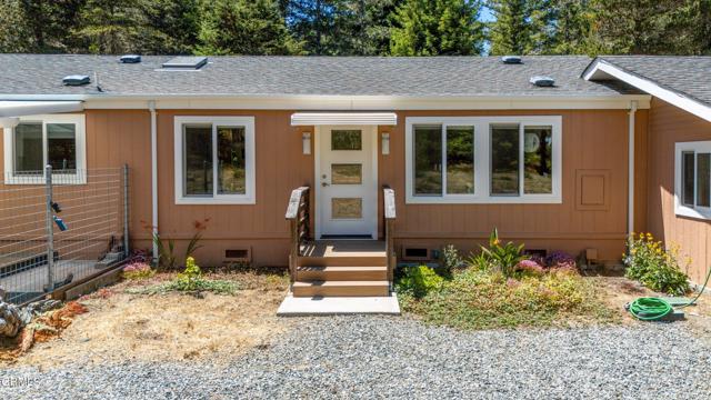 29331 Albion Ridge Road, Albion CA: https://media.crmls.org/mediaz/80ea11ee-17f9-4de2-ba2e-e4b78cd2677e.jpg