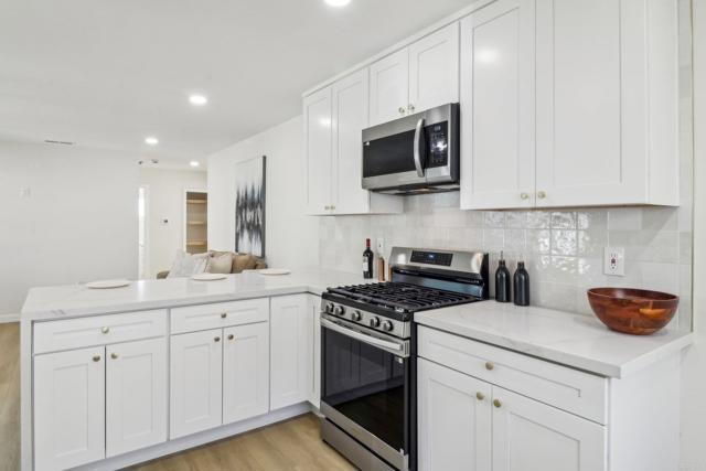 Detail Gallery Image 13 of 72 For 1740 Petra Dr, San Diego,  CA 92104 - 5 Beds | 4 Baths