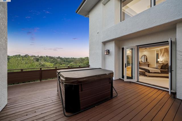 11 Leslyn Lane, Lafayette CA: https://media.crmls.org/mediaz/80ebc3af-0b38-4646-8273-e177d3c7bd62.jpg