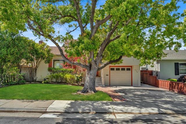 526 Sylvan Avenue, San Mateo CA: https://media.crmls.org/mediaz/80ebfc0a-11eb-4e3d-af13-551ddebce085.jpg