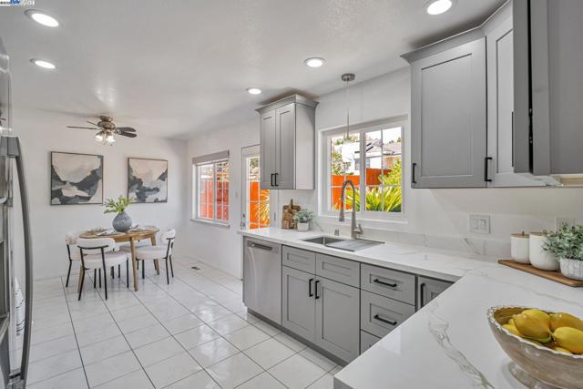 5232 Proctor Road, Castro Valley CA: https://media.crmls.org/mediaz/80ec0bfd-523b-4229-9837-174b3d115ef9.jpg