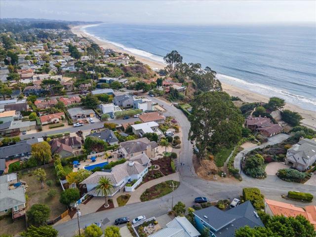 433 Seaview Drive, Aptos CA: https://media.crmls.org/mediaz/80ec456b-0263-47b6-84c7-8fa01f31bcb2.jpg