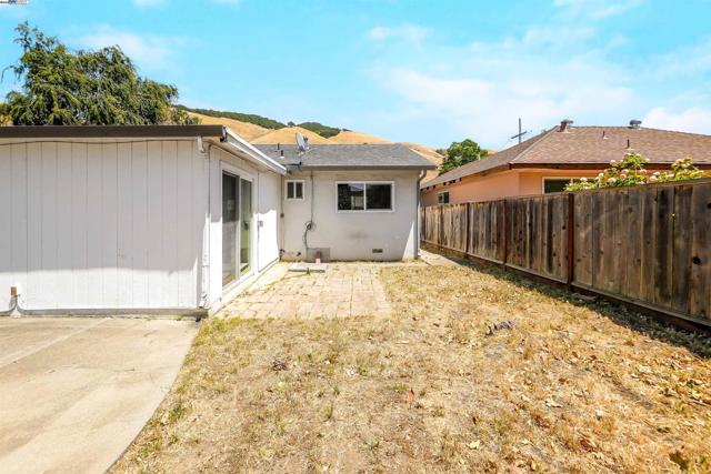 745 Wasatch Dr, Fremont CA: https://media.crmls.org/mediaz/80ec4f96-6dbb-4b5f-beaa-10766f84de6b.jpg