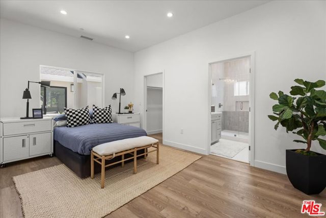 7901 Winsford Avenue, Los Angeles CA: https://media.crmls.org/mediaz/80ec8a32-cde6-40b4-be0c-c4a3f85c9279.jpg