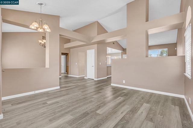 800 Gazebo Ct, Suisun City CA: https://media.crmls.org/mediaz/80ed0c68-dad8-4e91-ad63-02fa9b4a3401.jpg
