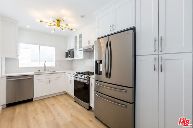 1268 N SWEETZER Avenue, West Hollywood CA: https://media.crmls.org/mediaz/80ed4e88-77dc-47d3-8c5e-f908e988e5e5.jpg