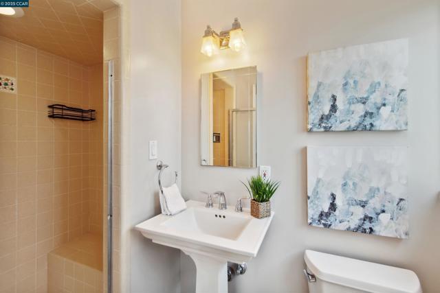 1810 Meadow Lane, Walnut Creek CA: https://media.crmls.org/mediaz/80ed76ac-d0ed-4788-b227-d6e9aba503e6.jpg