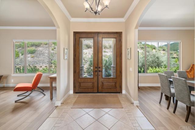 2021 Willow Glen Road, Fallbrook CA: https://media.crmls.org/mediaz/80edfed0-7110-439b-b3bf-dd1ab353cca0.jpg