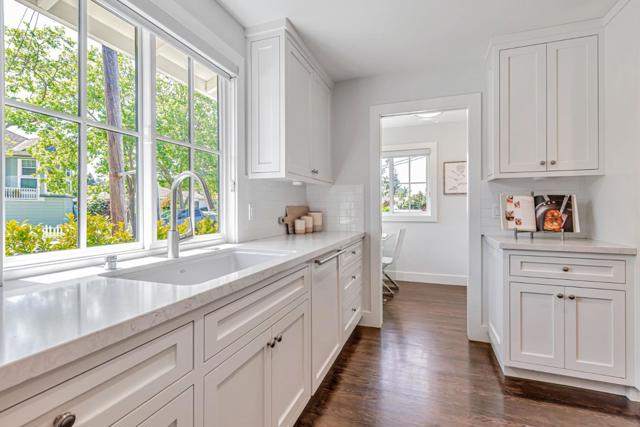 421 Ruby Street, Redwood City CA: https://media.crmls.org/mediaz/80ee475f-c165-4f6f-8475-2b0fcf07f4e5.jpg