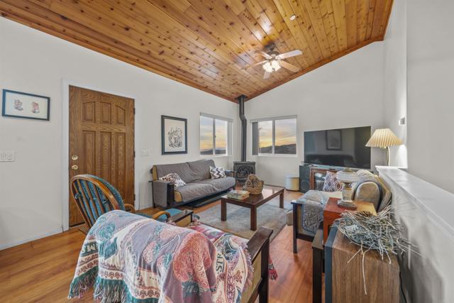 35465 Sunset Lane, Julian CA: https://media.crmls.org/mediaz/80ef232b-64d9-4c8d-b98f-941adf537c9e.jpg