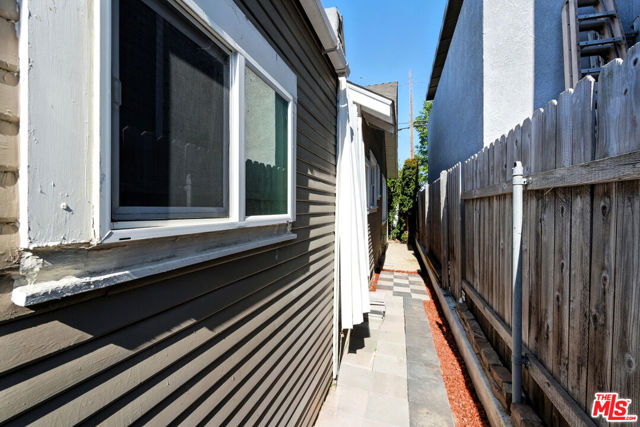 3712 E 10th Street, Long Beach CA: https://media.crmls.org/mediaz/80f00565-1d7a-4ded-bc9b-5ce2fb7c4a77.jpg