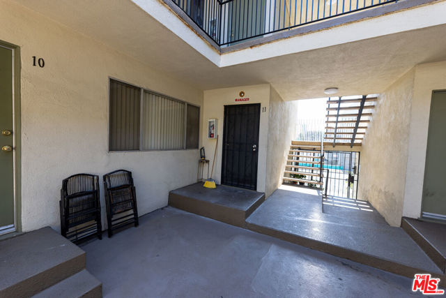 275 Lucas Avenue, Los Angeles CA: https://media.crmls.org/mediaz/80f054ce-ff30-4097-b33c-76c28162567d.jpg