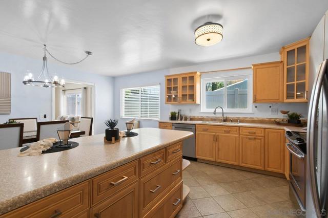 10240 Princess Marcie Dr, Santee CA: https://media.crmls.org/mediaz/80f0a48b-a681-47d2-840c-f7eb648e83de.jpg