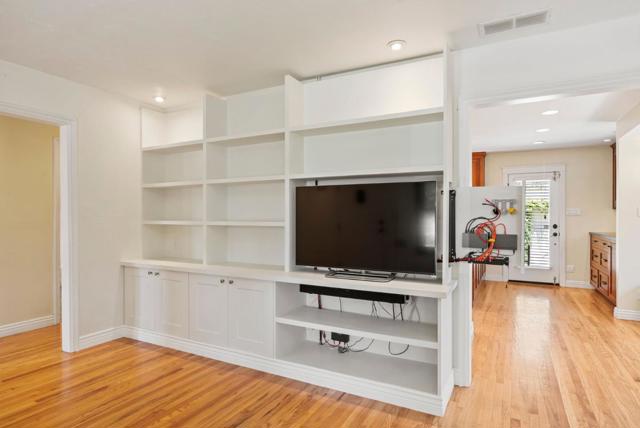 870 N 5th Street, San Jose CA: https://media.crmls.org/mediaz/80f0b880-a898-4db1-8123-57604301c70c.jpg