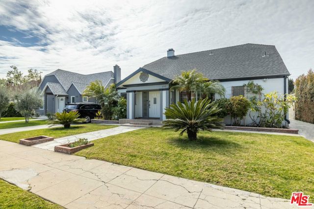445 S Mansfield Avenue, Los Angeles CA: https://media.crmls.org/mediaz/80f12311-dc3f-43e9-a9a2-d8cb783ffa86.jpg