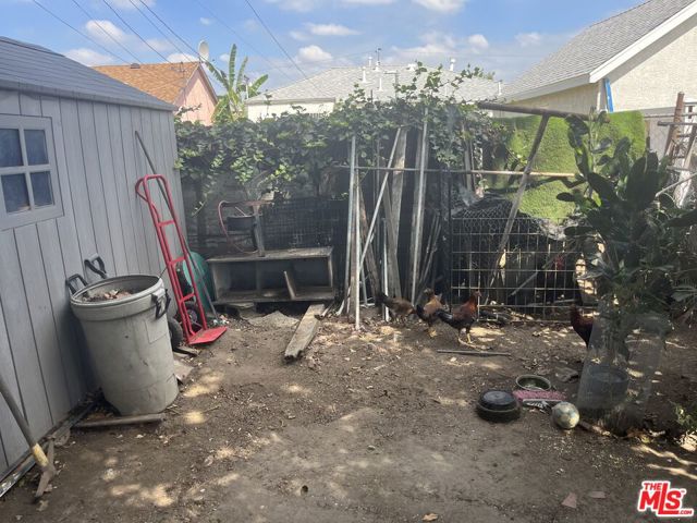 619 W Cherry Street, Compton CA: https://media.crmls.org/mediaz/80f20093-b57d-494d-96a0-6c50ba9f65dc.jpg