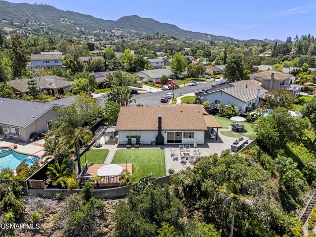 915 W Marcello Avenue, Thousand Oaks CA: https://media.crmls.org/mediaz/80f20a7c-68ac-4d7a-97bc-705a83d8886d.jpg