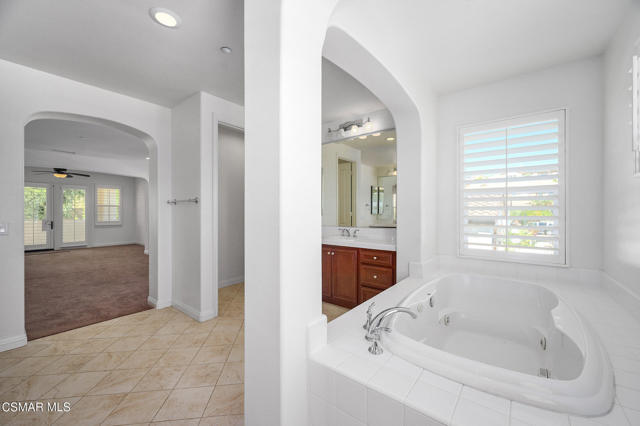2079 Legacy Drive, Simi Valley CA: https://media.crmls.org/mediaz/80f2aec6-3cec-488f-a3ed-f6b62e449129.jpg
