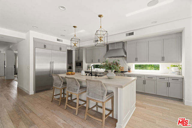 Image 12 of 39 For 11813 Woodbine Avenue