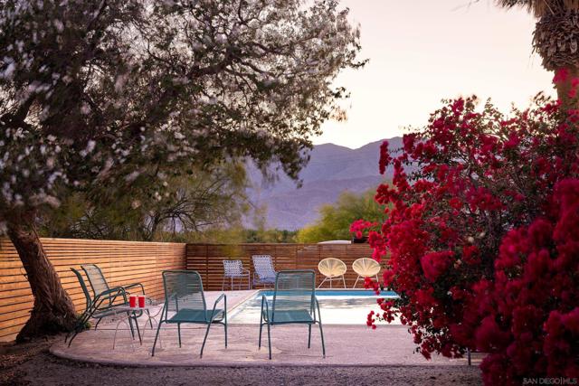 811 Di Giorgio Road, Borrego Springs CA: https://media.crmls.org/mediaz/80f37b3f-99bb-48c7-90ce-afe9468244df.jpg