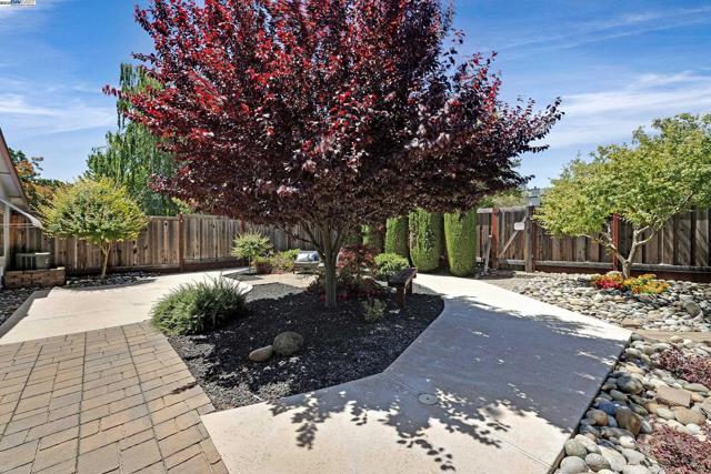 2644 Durango Ln, San Ramon CA: https://media.crmls.org/mediaz/80f3bad1-137b-4858-b9c5-d742b51399b3.jpg