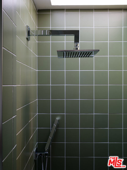 https://media.crmls.org/mediaz/80f46915-f842-45f3-8e43-0d97f25c6f62.jpg?preset=X-Large