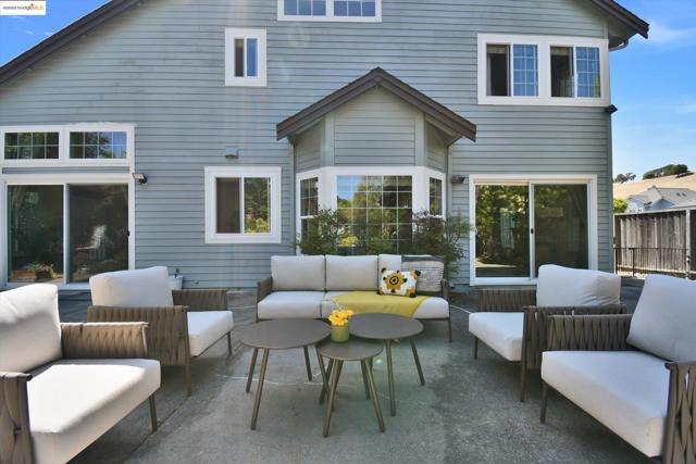 2944 Von Doolen Court, Pinole CA: https://media.crmls.org/mediaz/80f47c21-5f30-44c9-95ca-a604aa538105.jpg