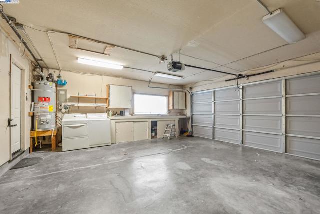 2561 Middlefield Ave, Fremont CA: https://media.crmls.org/mediaz/80f4d9e3-9c53-44a0-9ff1-e5f817417fb5.jpg