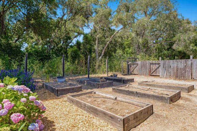 2071 Huntington Drive, Aptos CA: https://media.crmls.org/mediaz/80f4e325-394b-4655-bb13-43d7e39e4da4.jpg