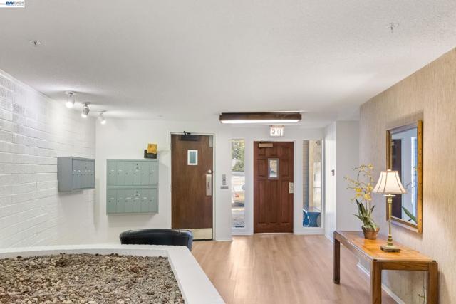 5405 Carlton St, Oakland CA: https://media.crmls.org/mediaz/80f50161-d779-4ee1-a720-64dd1637513d.jpg
