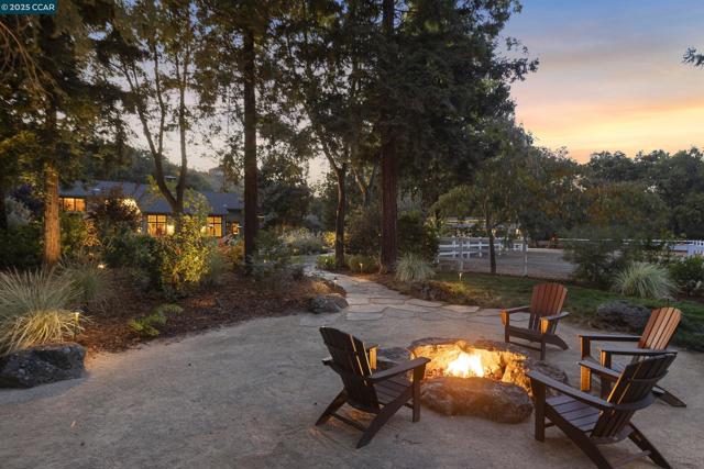 350 Pine Creek Rd, Walnut Creek CA: https://media.crmls.org/mediaz/80f61750-8066-4ad1-a876-bc0a2abf360c.jpg