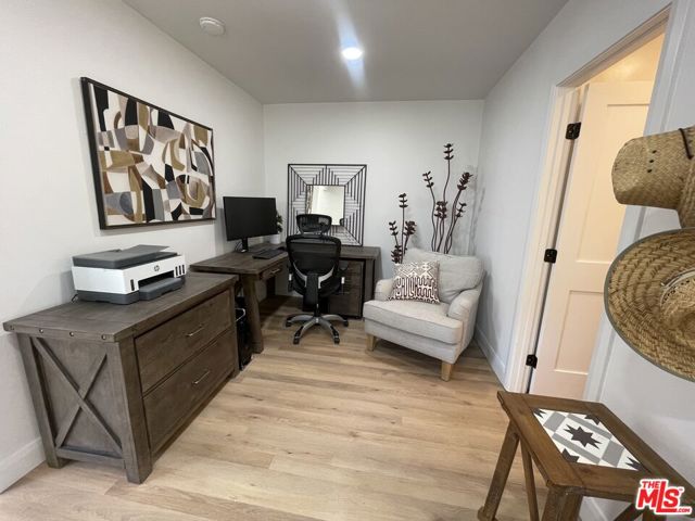 1086 West Boulevard, Los Angeles CA: https://media.crmls.org/mediaz/80f70c70-00d3-4220-bd83-40b261059b8d.jpg