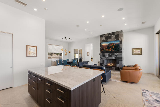 7852 Pinon Drive, Yucca Valley CA: https://media.crmls.org/mediaz/80f71c8b-bbaa-4e1c-8a1c-ae51a7b3ad02.jpg