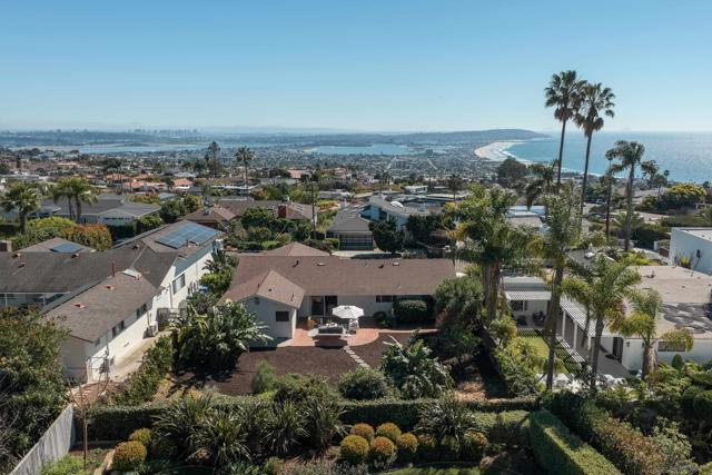 5926 Germaine Ln, La Jolla CA: https://media.crmls.org/mediaz/80f73009-c739-4f23-852b-55d6adf28cdb.jpg