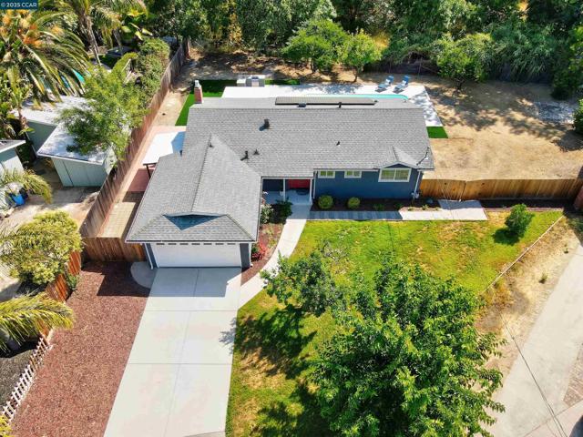 5182 La Corte Bonita, Concord CA: https://media.crmls.org/mediaz/80f82a2c-4e76-45fa-b2d7-17503714f87a.jpg