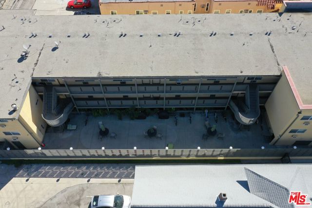 721 W 30th Street, Los Angeles CA: https://media.crmls.org/mediaz/80f917b0-3702-46fc-a2b4-6142b8bbe102.jpg