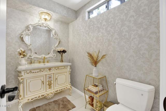Detail Gallery Image 6 of 50 For 9816 Calvin Avenue, Northridge,  CA 91324 - 6 Beds | 4/2 Baths