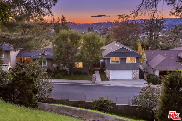 4015 Karelia Street, Los Angeles CA: https://media.crmls.org/mediaz/80fa85e8-b48a-4019-b583-0e5c47e2e859.jpg