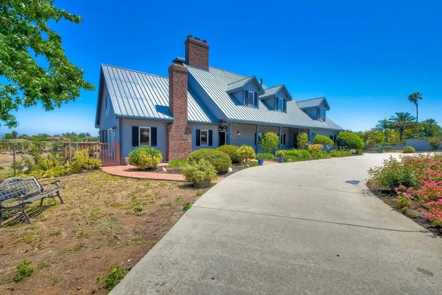 2511 Via Rancheros, Fallbrook CA: https://media.crmls.org/mediaz/80fa93cf-d545-47fe-9e0a-452b11bfe72f.jpg