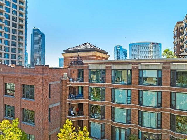 500 W Harbor Dr, San Diego CA: https://media.crmls.org/mediaz/80faa4bc-9954-4011-8f6b-7c8cc2470f90.jpg