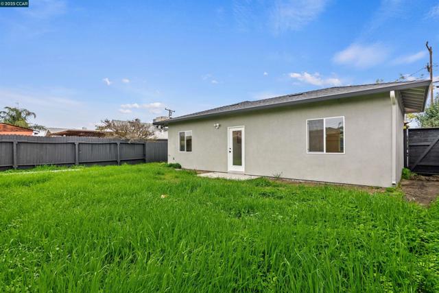 330 Warren Way, Pittsburg CA: https://media.crmls.org/mediaz/80fab06a-977d-4257-92ee-35358b5b6b78.jpg