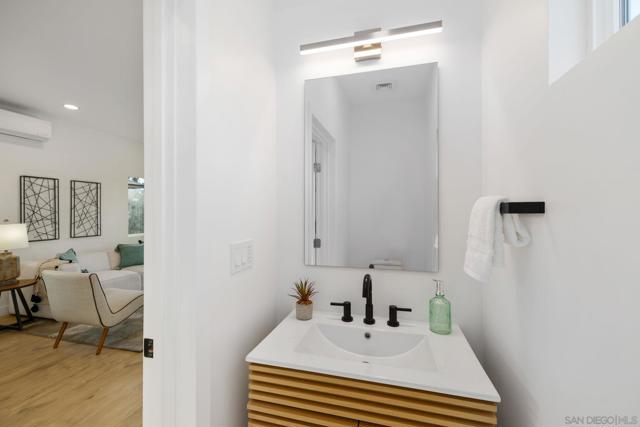 4626 4628 Derrick dr, San Diego CA: https://media.crmls.org/mediaz/80fb750e-45e7-491b-af05-ac5062a5873f.jpg