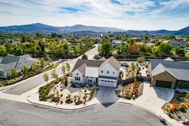 1221 Gable Court, San Marcos CA: https://media.crmls.org/mediaz/80fcf5e6-5748-498e-9f94-c9ee4fd26826.jpg