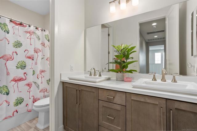 303 Ventasso Way, Fallbrook CA: https://media.crmls.org/mediaz/80fd99d2-7232-489b-bb55-9d7309797529.jpg